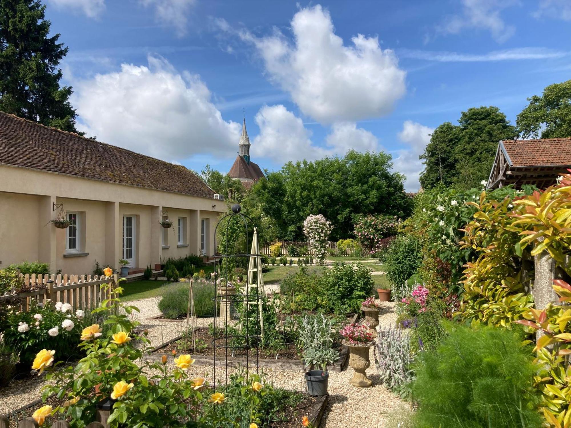 Riverside Lodge Chablis Exterior foto